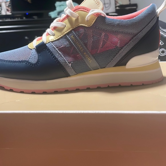 Micheal kors sneakers brand new - Picture 1 of 6